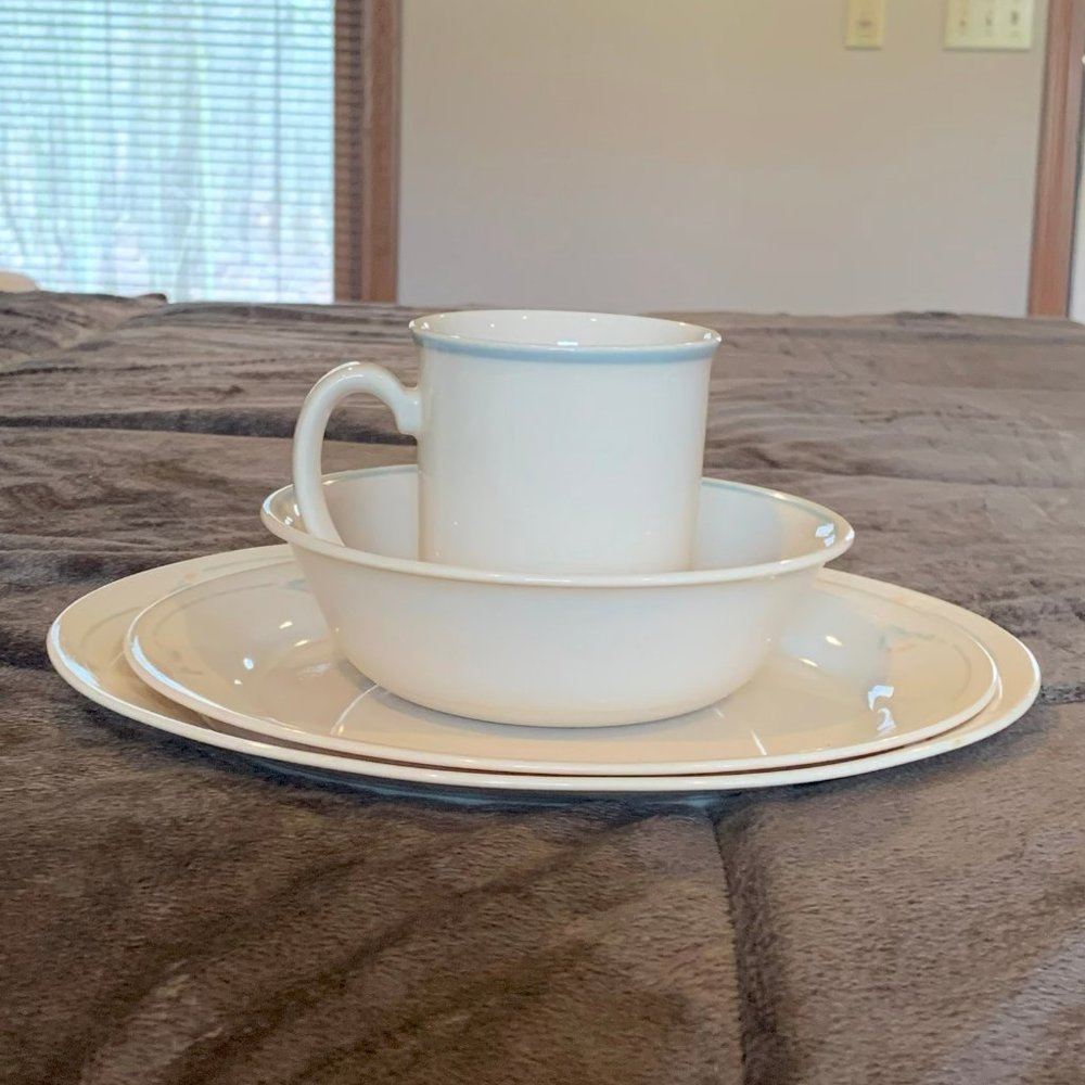 VINTAGE CORELLE WINDFLOWER 4 PC PLACE SETTING,DINNER,LUNCHEON,SOUP/SALAD,CUP/MUG